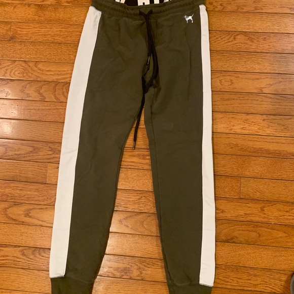 Comfy, warm joggers - Picture 4 of 11